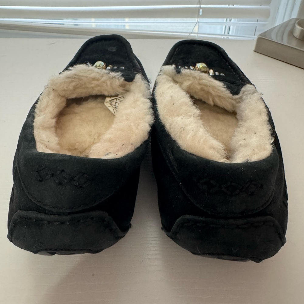 UGG Black Slippers with Cream Lining - Picture 4 of 5